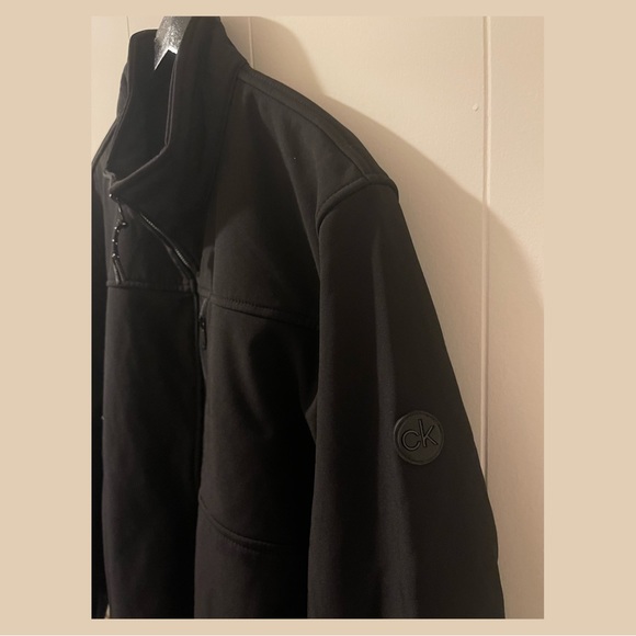 CALVIN KLEIN Men's Infinite Stretch Soft Shell Jacket - Picture 11 of 13